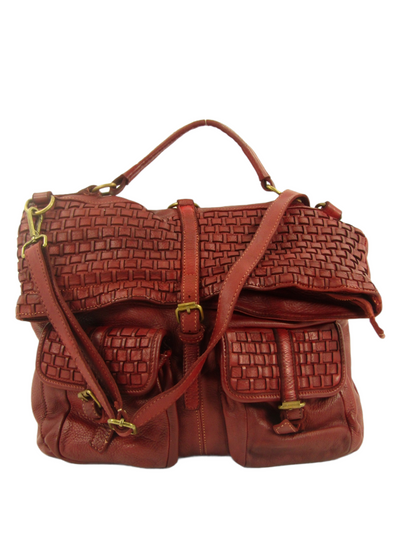 borsa e zaino con pattine intrecciate costruita in maniera artigianale in toscana con pelle di alta qualità colore rosso